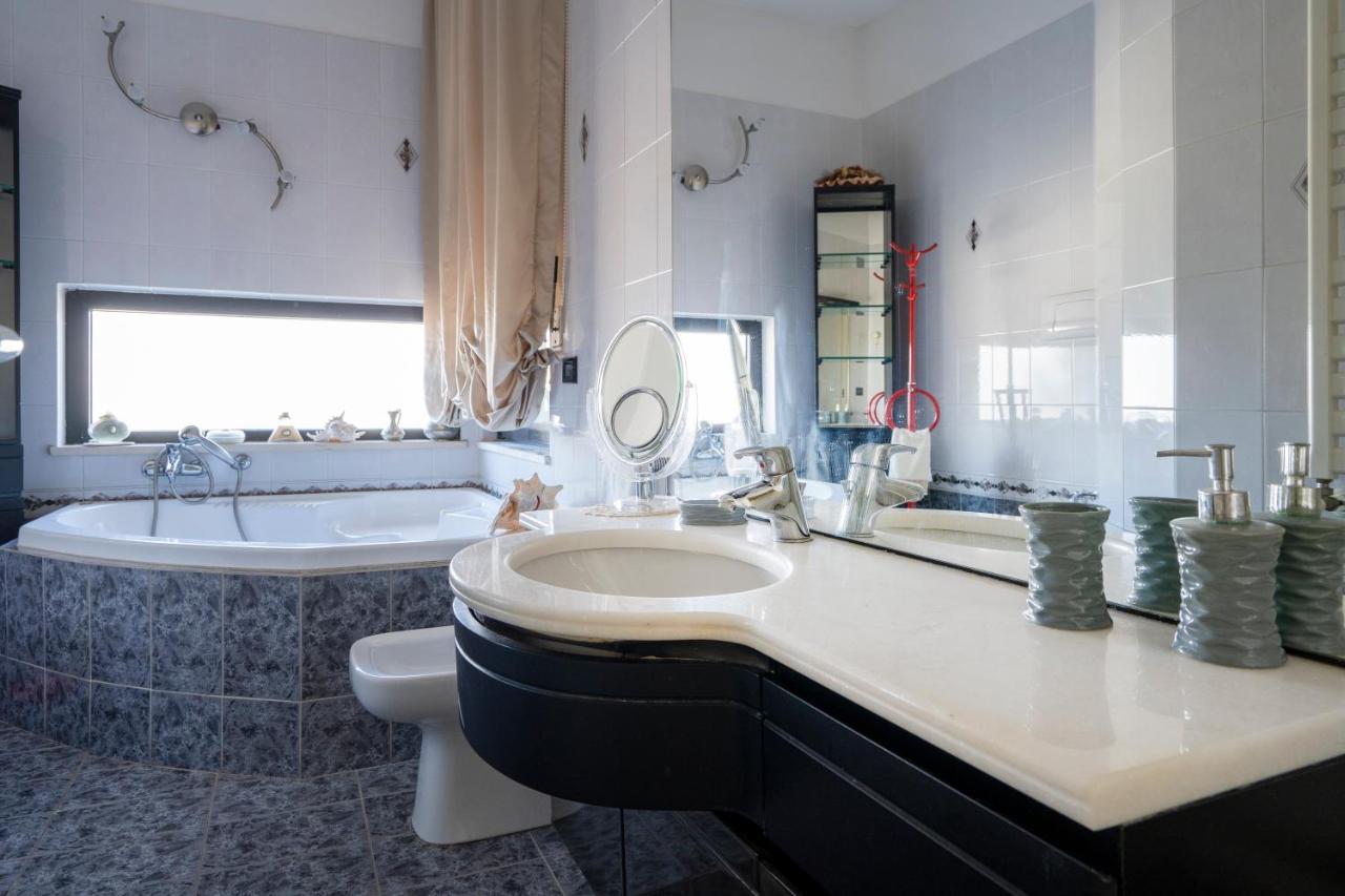 Grazia Attic Apartment With Terrace Trani Esterno foto