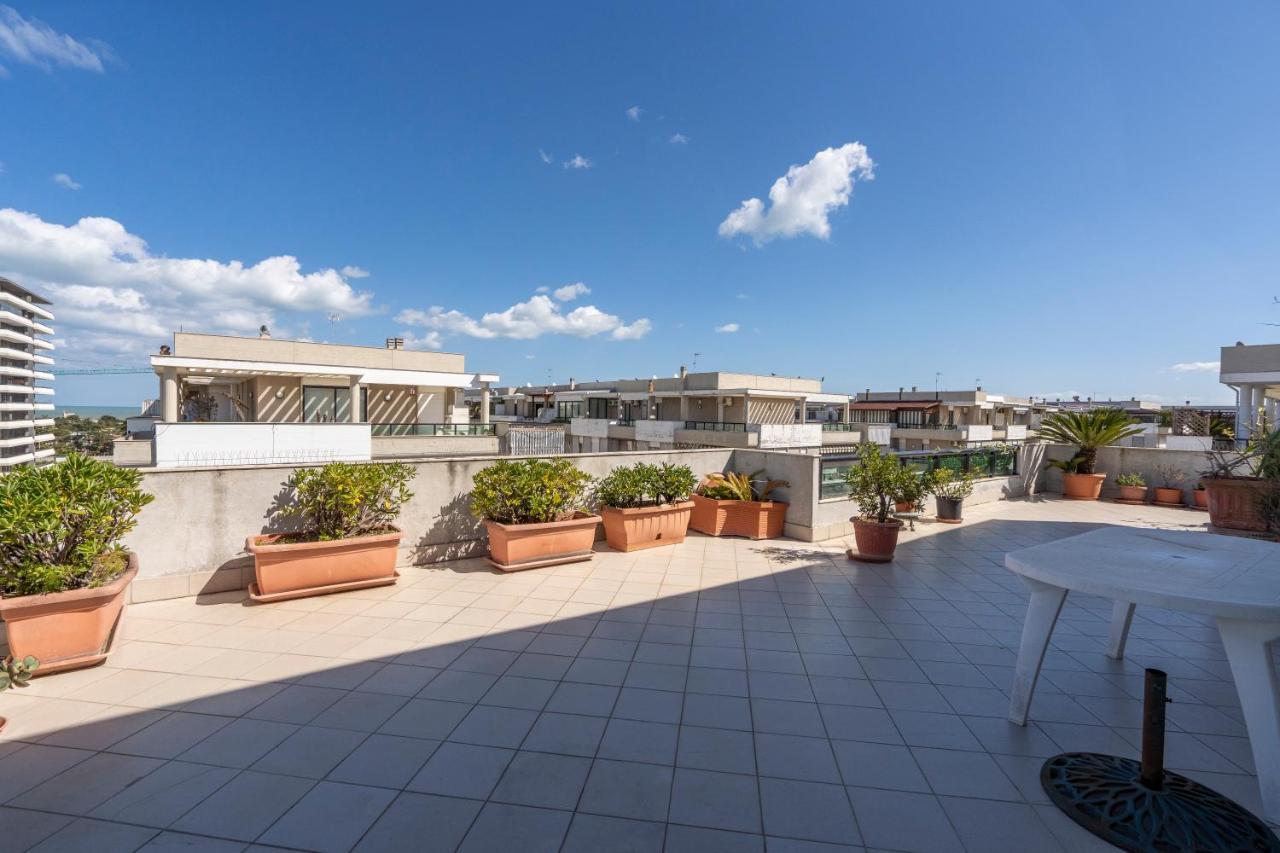 Grazia Attic Apartment With Terrace Trani Esterno foto