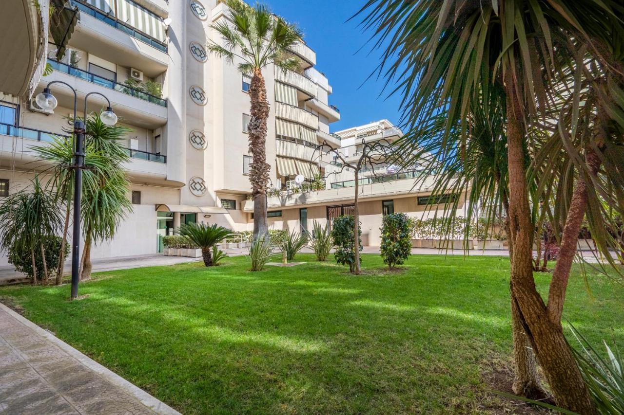 Grazia Attic Apartment With Terrace Trani Esterno foto