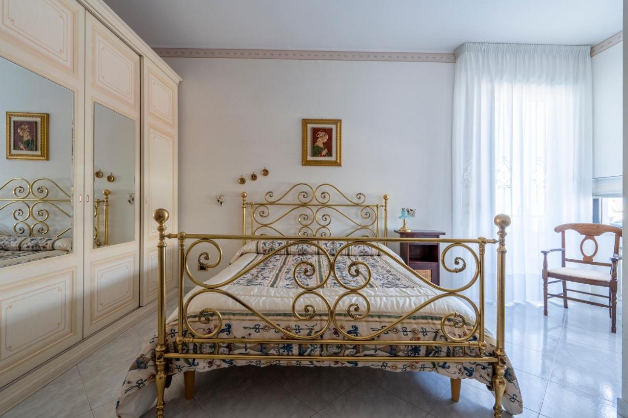 Grazia Attic Apartment With Terrace Trani Esterno foto