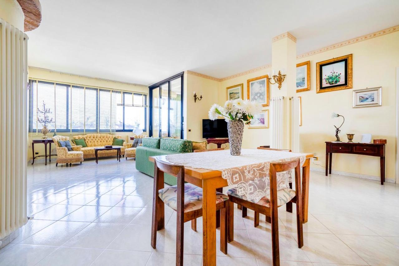 Grazia Attic Apartment With Terrace Trani Esterno foto