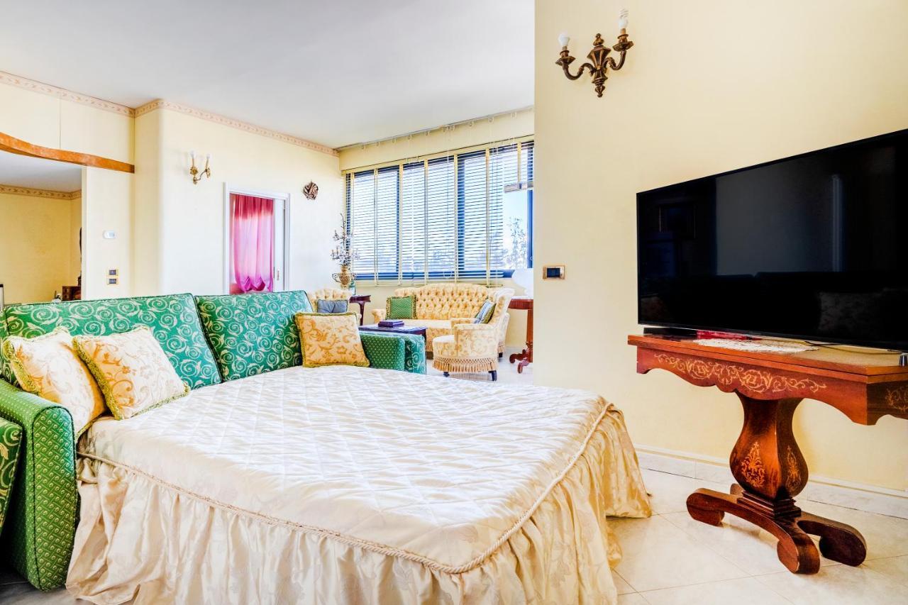 Grazia Attic Apartment With Terrace Trani Esterno foto
